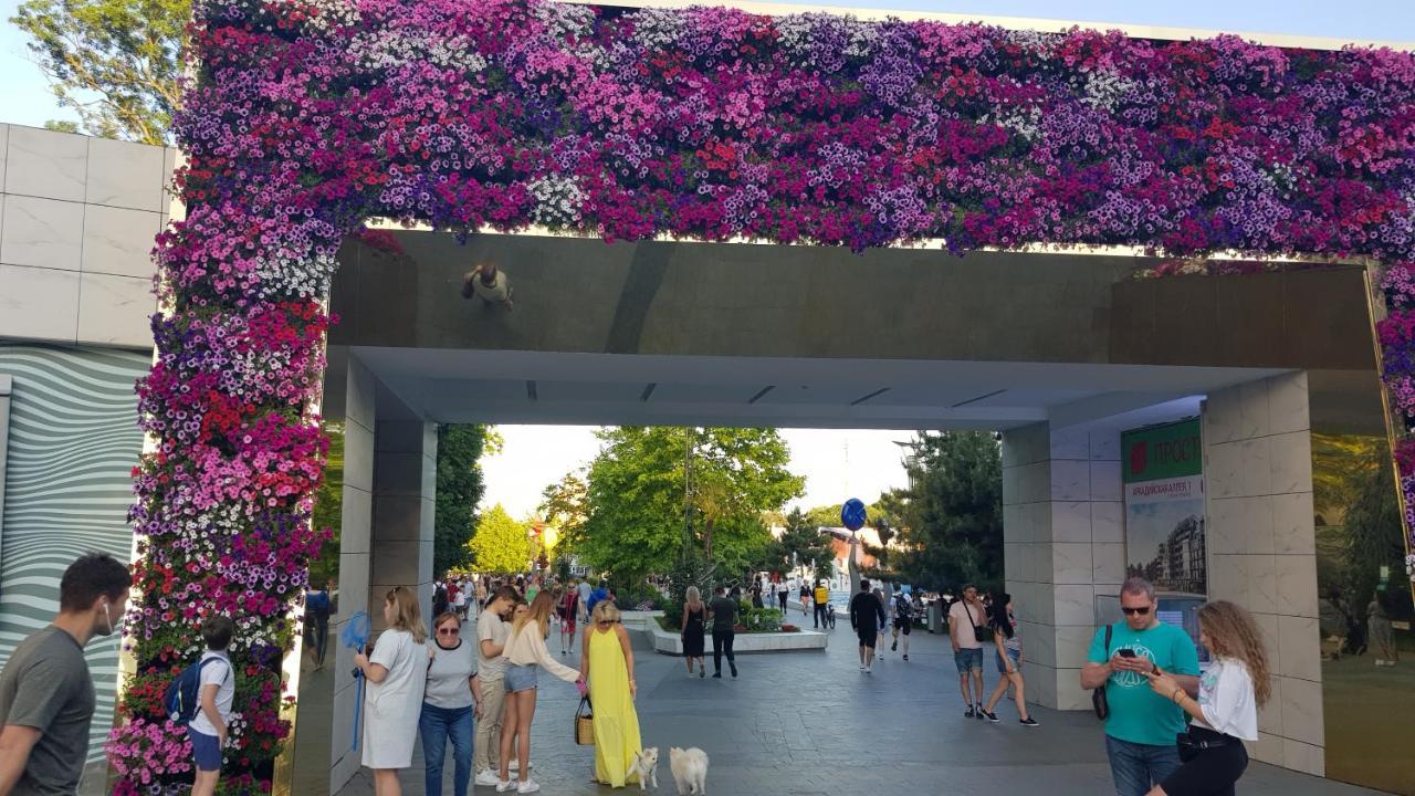 Ferienwohnung Arcadia- Gagarin Plaza 5/2 Odessa Exterior foto